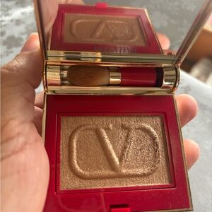 Valentino Eye to Cheek Gold highlighter/eyeshadow